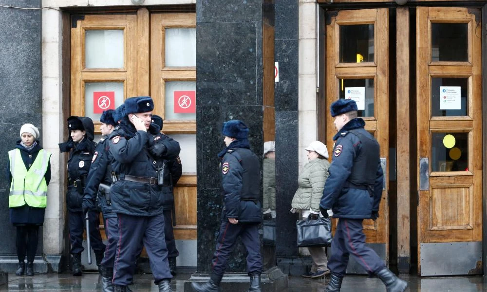 Μόσχα: Στη φυλακή δύο ποιητές που διάβαζαν δημόσια ποιήματα κατά της εισβολής στην Ουκρανία